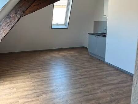 loue t1 centre de levier n°10