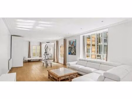 appartement triangle d’or - paris 8ᵉ (75)