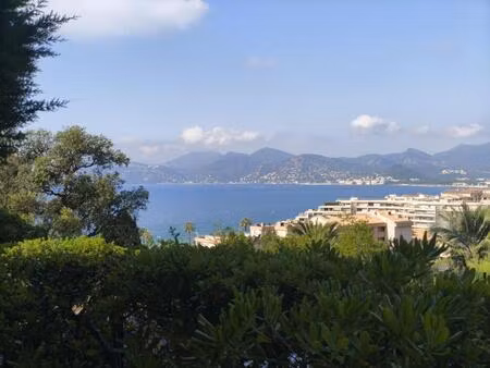 2p avec une magnifique vue mer