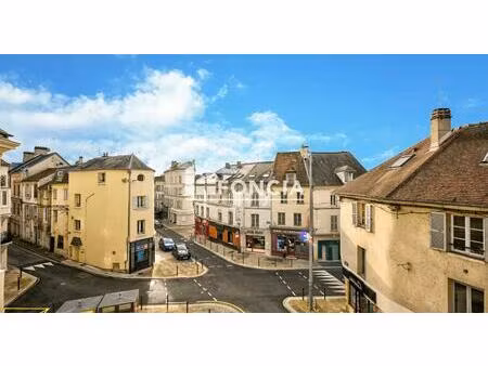 appartement t3 de 60 m2 avec place de parking - plein centre ville