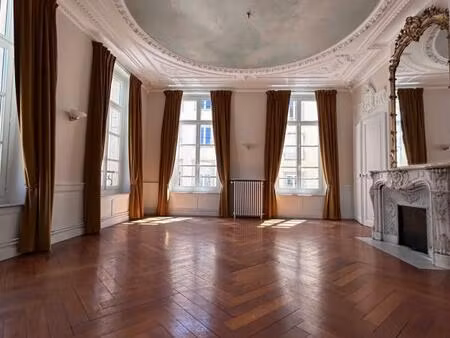 a louer - superbe appartement f5 de 180 m2 à louer nancy cen