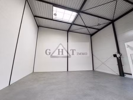 entrepot 113 m² a louer bussy saint georges