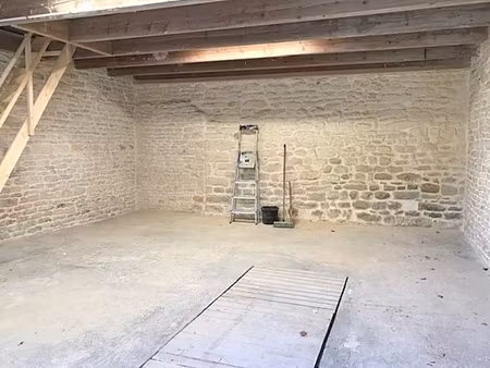 garage sur 2 niveaux 70 m2 vendu loué