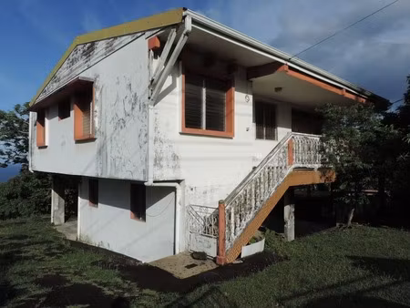 schoelcher – maison t5 sur un beau terrain arboré)