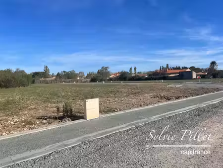 terrain à vendre de 415 m² puyravault en vendee (85)
