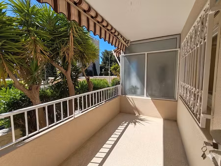appartement t3 en centre-ville de la valette