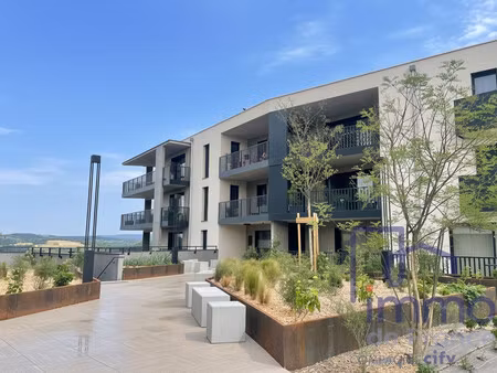 centre village t2 + terrasse