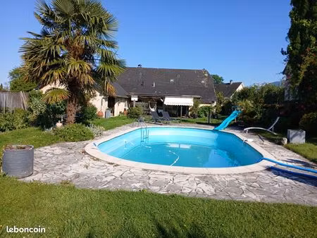 maison béarnaise 140 m²/7 p 1000 m² piscine