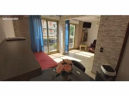 loue pour étudiant 5 appartements meublé sur hyeres