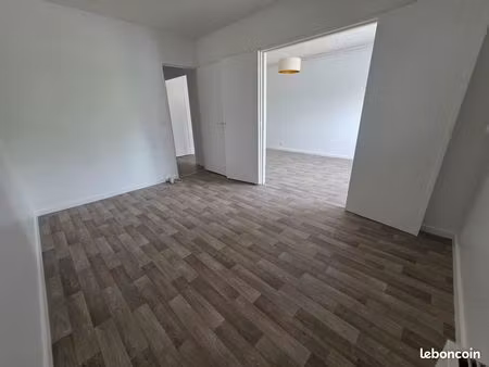 grand t2 60m² tram franchet d'espèrey eau chaude et chauffage collectifs