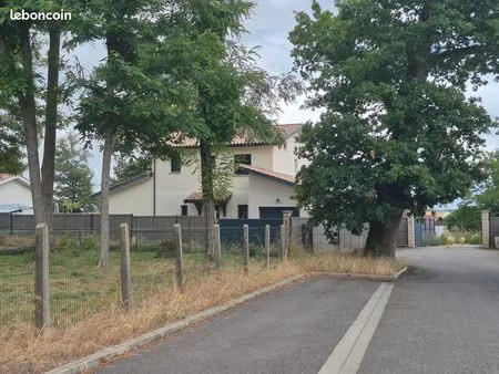 location maison 4 chambres roaillan