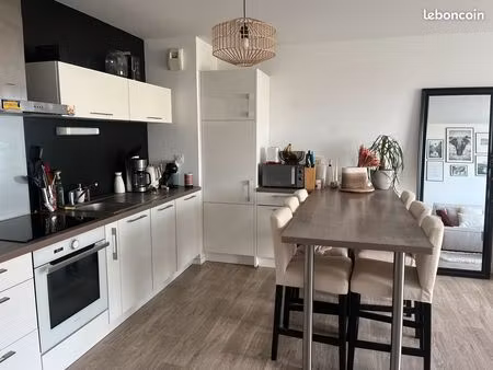 location t3 meublé très lumineux