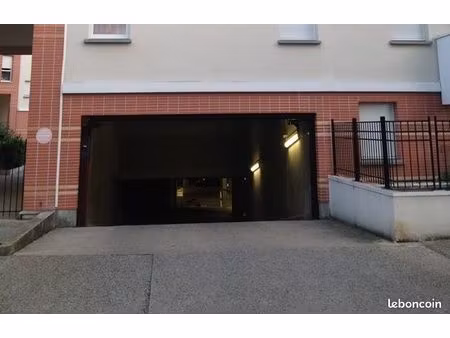 place de parking souterrain