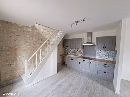 maison de bourg rénovée - 52m2 - centre de saint-front-de- pradoux