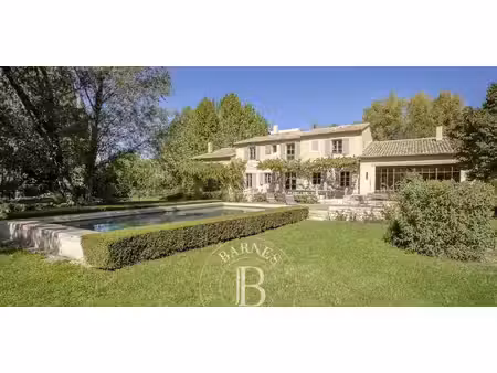 propriété avec piscine cabries (13)
