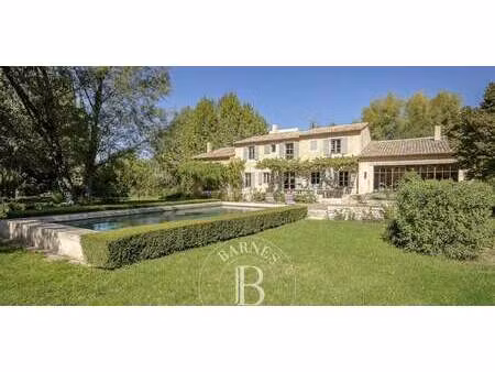 propriété avec piscine et jardin cabries (13)