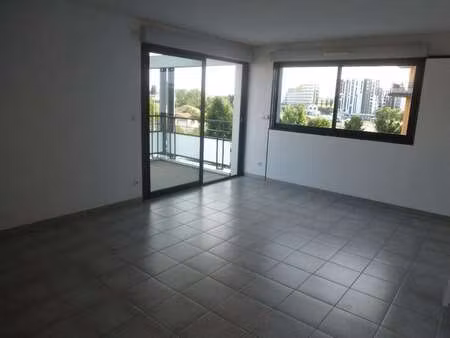 location appartement 2 pièces à rezé (44400) : à louer 2 pièces / 51m² rezé
