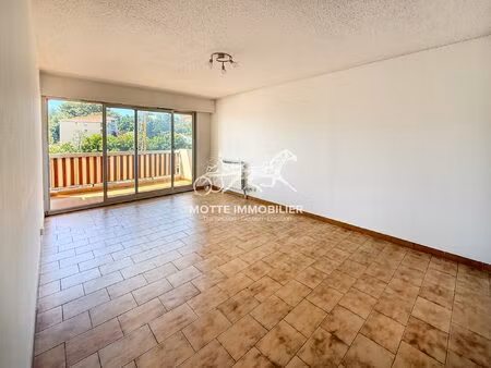 t3 dernier etage avec terrasse  garage et cave