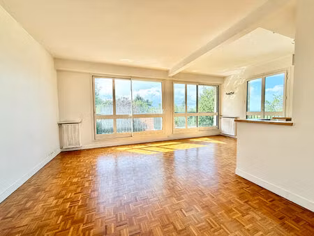 location appartement 5 pièces  110.00m²  garches