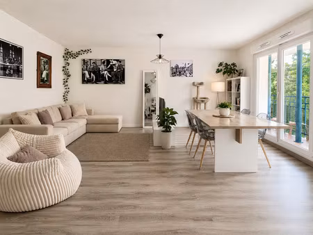 appartement t2 de 47 09 m2 avec balcon et place de parking 