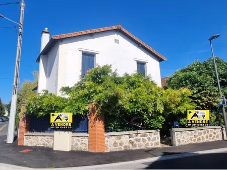 houilles ** maison ancienne en parfait état de 129 m² sur terrain de 400 m²  panneaux sola