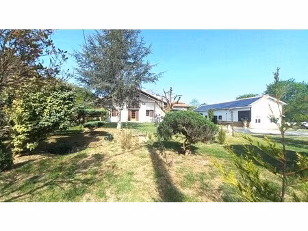 belle landaise cuisine séjour salon 4 chambres piscine dépendance 130m² 2000 m² terrain cl