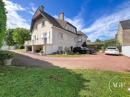 belle maison familiale de caractère avec de nombreuses prestations