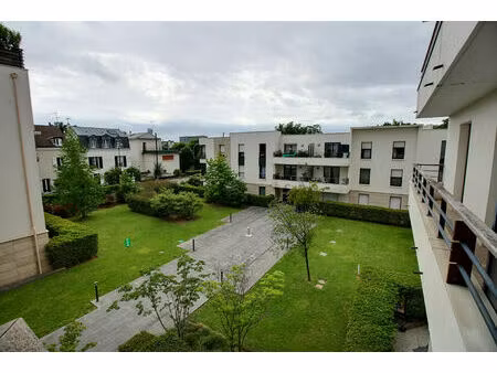 beau 2 pieces recent avec balcon