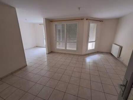t3 79m² square camille langevin