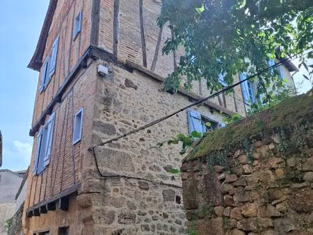 remarquable immeuble de charme en pierres et colombages au coeur du centre historique   po