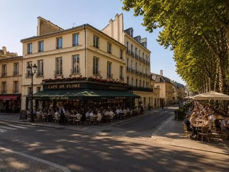 a louer magnifique boutique d'angle au coeur de versailles