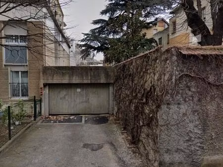 garage/box