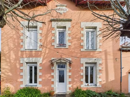 maison de charme 174 m2  4 à 5 chambres
