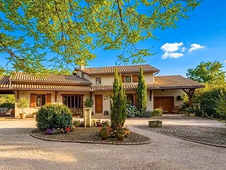 grande maison familiale avec parc arboré
