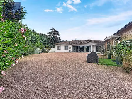 maison 5 pièces de 150 m.² avec dépendance 2 pièces de 40 m²