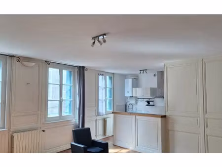 location appartement  m² t-2 à limoges  540 €