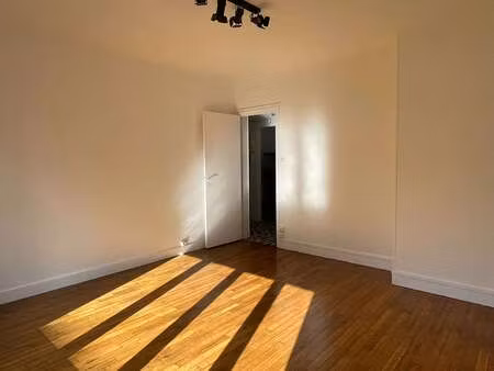 location appartement 2 pièces à caen (14000) : à louer 2 pièces / 43m² caen