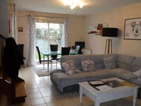 location maison à vitré champ de foire-la fleuriais (35500) : à louer / 98m² vitré champ d
