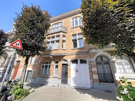 appartement à vendre à avenue victor rousseau 13 forest (vbe30922)