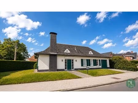 villa à vendre avec garage et terrasse   mouscron (vbe31039)