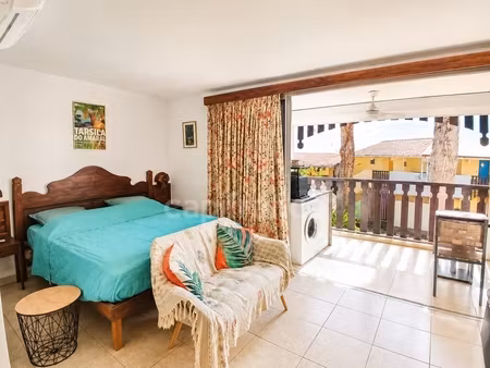 a 200 metres des plages studio meuble rdc sainte anne (972)
