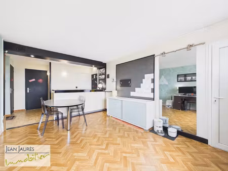 grand appartement de 94 m2 au 5ème étage avec ascenseur