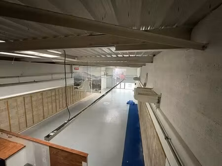 location commerce la francheville 08000 190m²