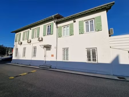 location entrepôt nice 06200 280m²