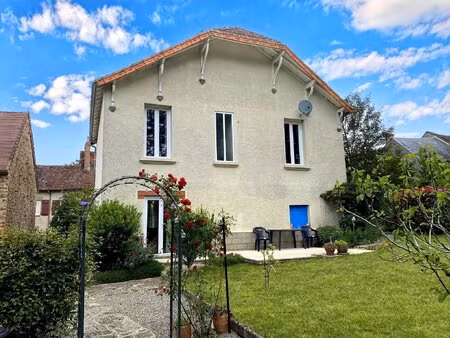 charmante maison de ville avec jardin à arnac-la-poste