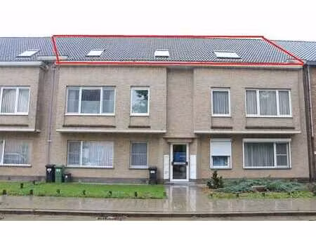 gunstig gelegen verrassend ruim 2 slaapkamer dakappartement.