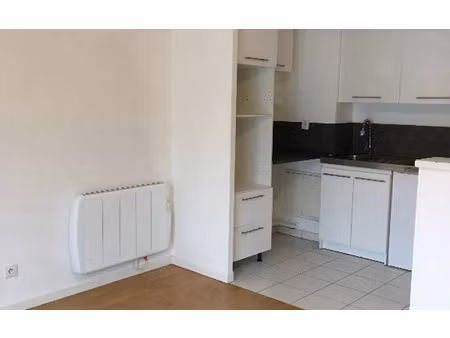location appartement  m² t-1 à lagny-sur-marne  694 €