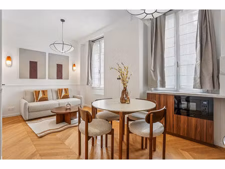 exclusivite montmartre abbesses lepic