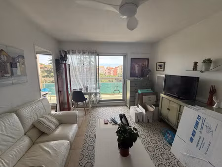 location appartement 1 pièces 26m2 hyères 83400 - 536 € - surface privée