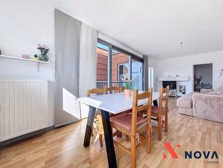 lumineux appartement 2 chambres avec terrasse